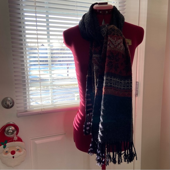 Foulards & accessories SAA Inc. Nordic print unisex fringed scarves. Used. - Picture 8 of 8